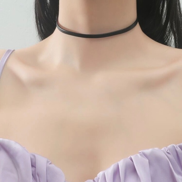 4/$15π Minimalist Black Choker - Picture 2 of 3